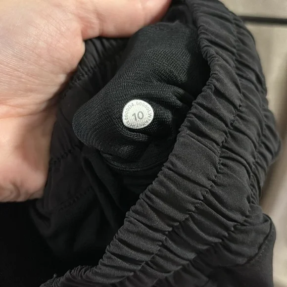 ❌SOLD❌ Lululemon black running shorts with reflective strip - Picture 7 of 7